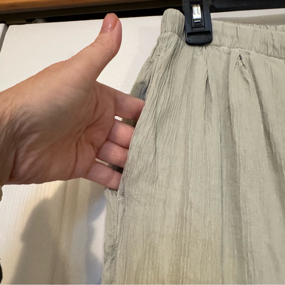 Bella Dahl Cupro Blend Wide‎ Leg Pants in Sage Green - Picture 5 of 9